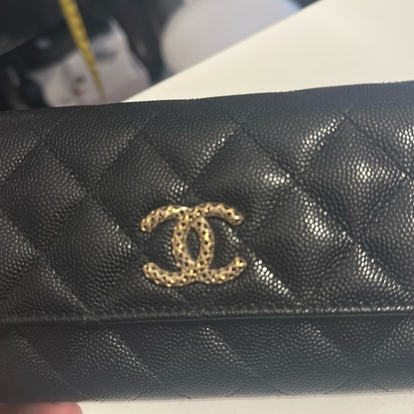 Chanel Black Quilted Wallet - Picture 4 of 17